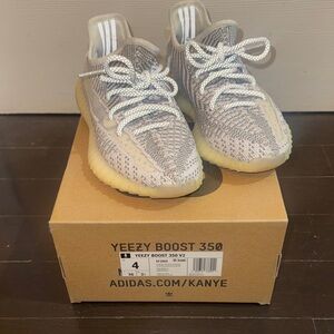 Yeezy Women’s Sneakers Boost 350 White and Gray